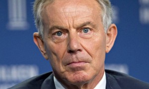 Tony Blair, Ex Primer Ministro de Inglaterra asistió a la Reunión Bilderberg de 1993 en Grecia. Cuatro años después fue elegido Primer Ministro. 