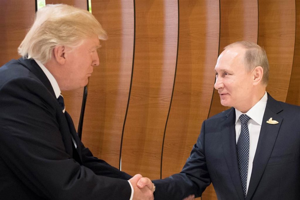 Lenguaje-Corporal-Trump-Putin