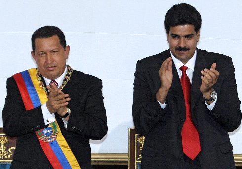 Hugo Chávez y Nicolás Maduro (2006). Foto: David Maris - AFP