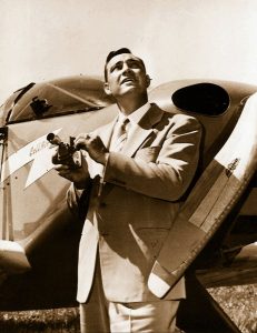 El piloto Kenneth Arnold en 1947