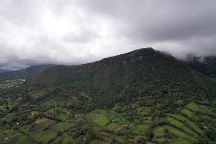 Paisaje de páramo y montaña andina en la vía Bogotá-Choachí.