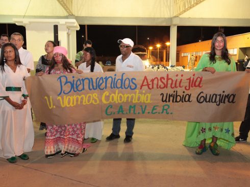 Así recibió la comunidad de Uribia a los voluntarios del Vamos Guajira - Foto: Fundación ANDI