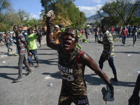Foto: Hector Retamal/AFP/Getty Images. Tomada de CNN - In pictures: Unrest in Haiti (February 21, 2019) (https://edition.cnn.com/2019/02/21/americas/gallery/haiti-unrest/index.html)