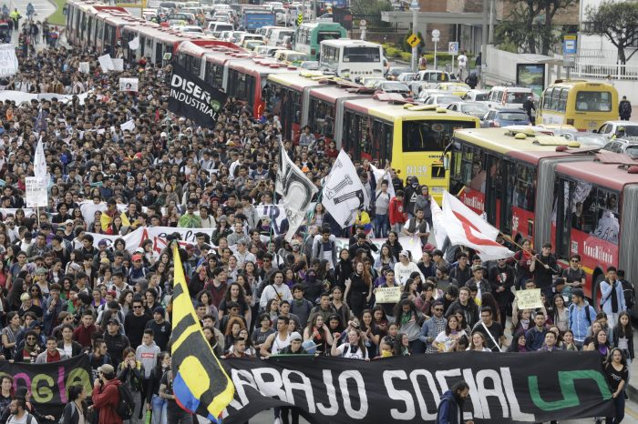 Marchas de estudiantes en Bogotá. Foto: Carlos Ortega. CEET.