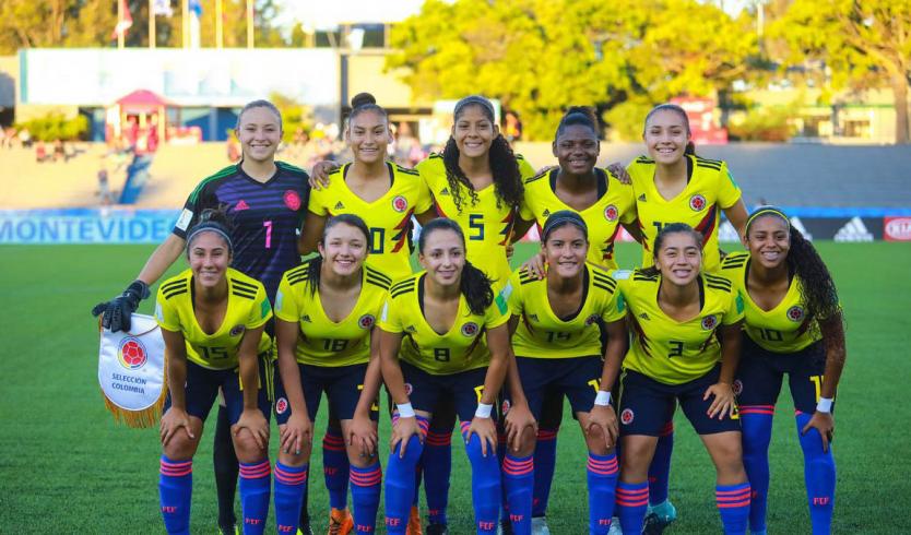 Jugadoras de la Selección Femenina sub-17 antes de un encuentro del Mundial.