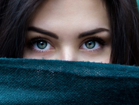 Imagen:  La chica de ojos verdes. Tomada Pixabay.