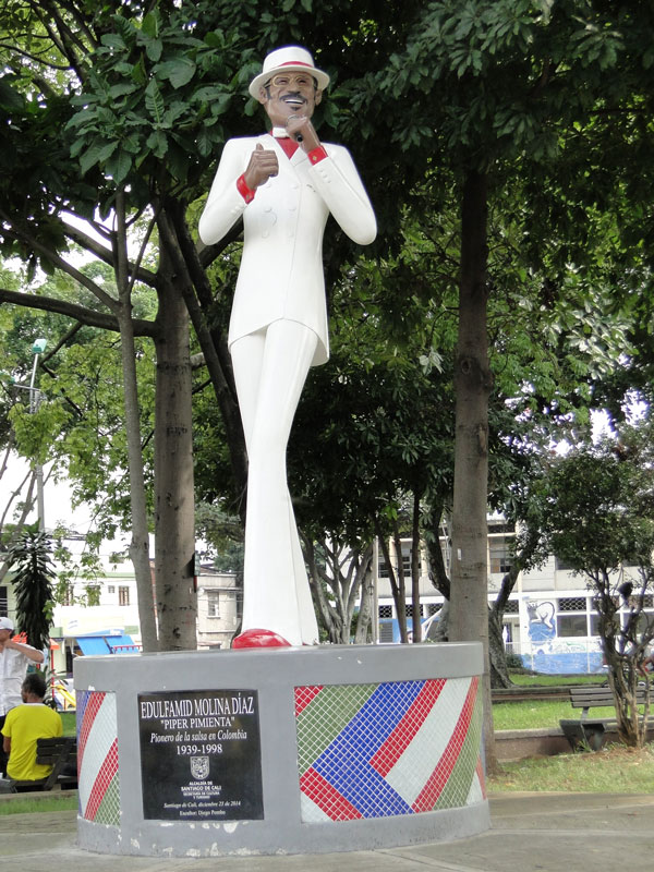 Estatua de Piper Pimienta Díaz en el barrio Obrero.