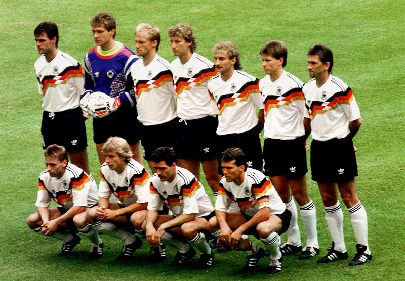 Las 7 camisetas de fútbol más bonitas de la historia - Alemania 1990