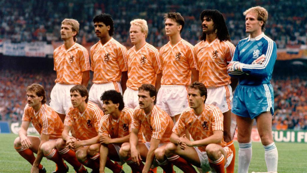 Las 7 camisetas de fútbol más bonitas de la historia - Holanda 1988