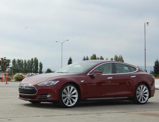 13.09.03 Tesla Model S 1