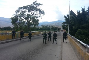 Así se ve el puente Simón Bolívar, que comunica a Cúcuta con San Antonio, tras el cierre de la frontera (Foto Mario Caicedo/Q'hubo Cúcuta). 