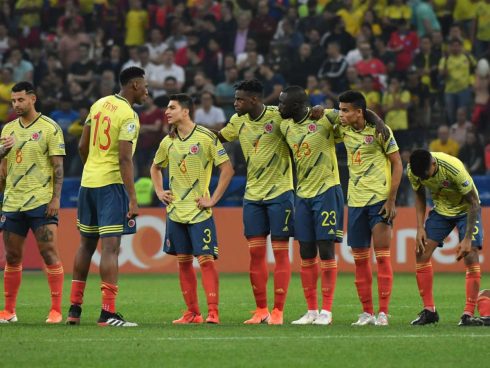 Jugadores de Colombia durante la tanda de penales ante Chile. - Foto: Getty