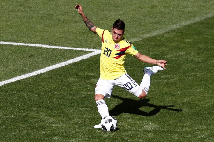 Juan Fernando Quintero lanza el tiro libre que acaba en gol en Rusia 2018. Foto: Reuters - Damir Sagolj.