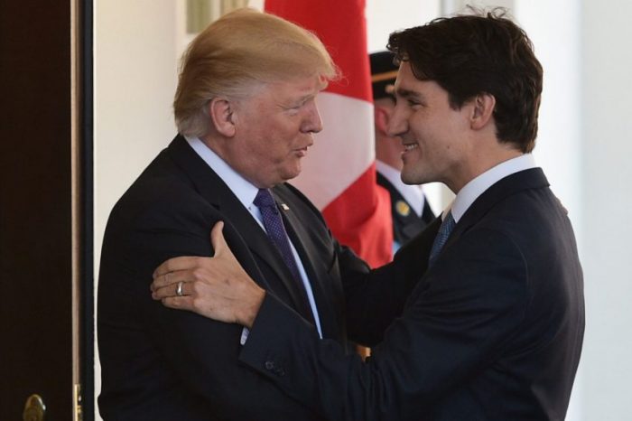 saludo-justin-trudeau-lenguaje-corporal