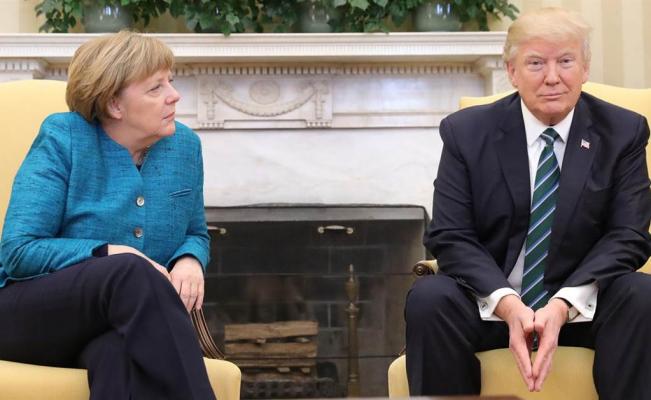 trump_merkel_saludo_lenguaje_corporal