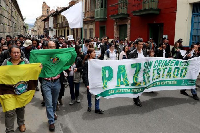 Movilización en Bogotá, para pedir al Gobierno implementación de lo acordado en sustitución de cultivos de uso ilícito.