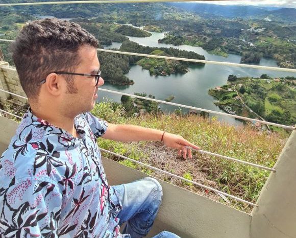 Jhon Durango en la cima de Guatapé