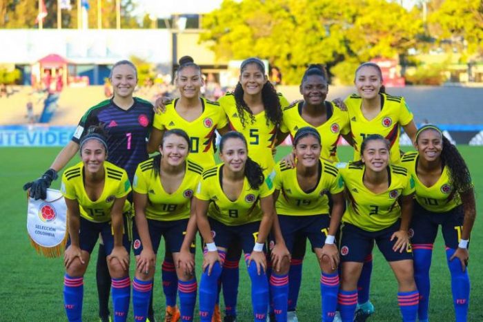 Foto: @FIFAWWC (2018) - Jugadoras de la Selección Femenina sub-17 antes de un encuentro del Mundial.