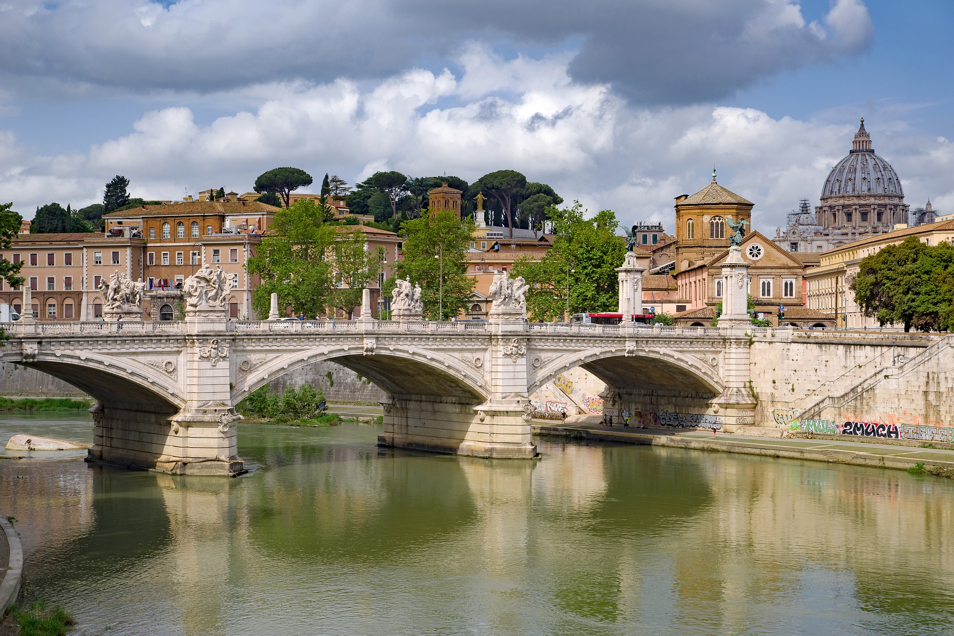 Rio Tíber en Roma.