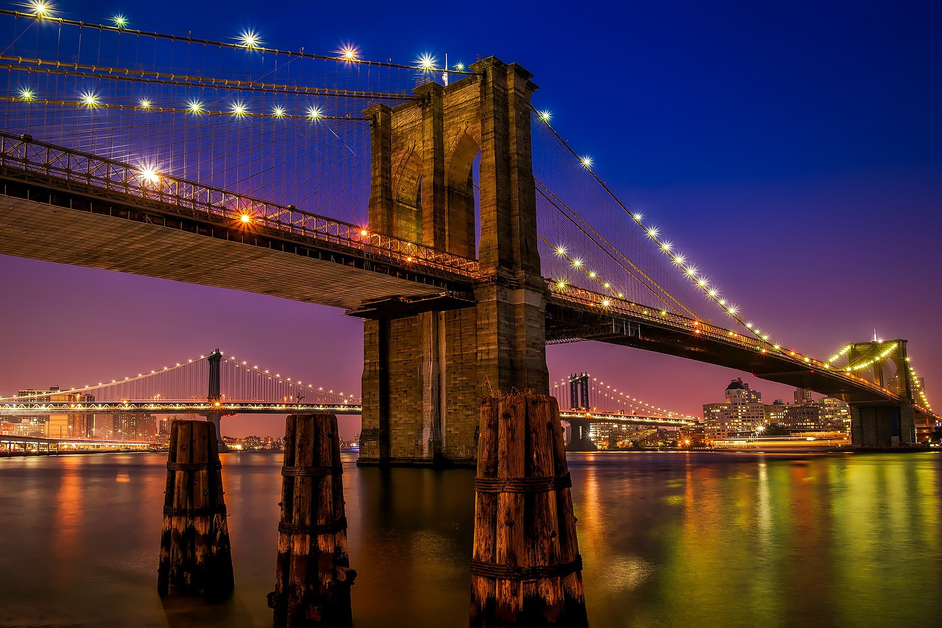 Imagen 3. Vista nocturna puente de Brooklyn.