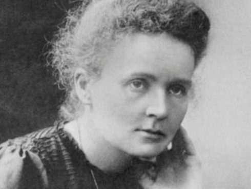 Marie Curie, científica. Foto: Tomada del libro 'Grandes entrevistas de la historia'. (Imagen disponible en eltiempo.com : https://www.eltiempo.com/vida/ciencia/entrevista-con-marie-curie-ganadora-de-dos-nobel-en-fisica-y-quimica-146080)
