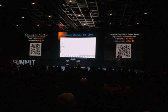 Steven Pinker in Bogotá: 'Never mind the future, things are bright now.'